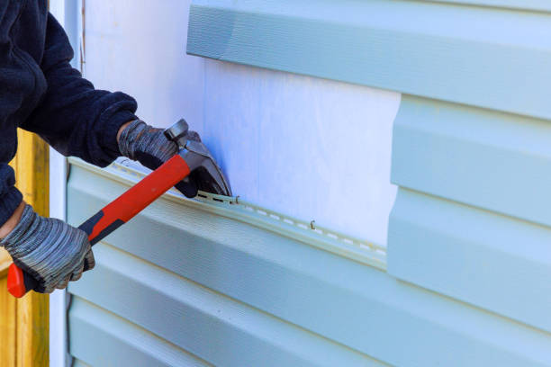 Reliable Emergency Siding Repair contractor in Rochelle, IL by Squared Siding